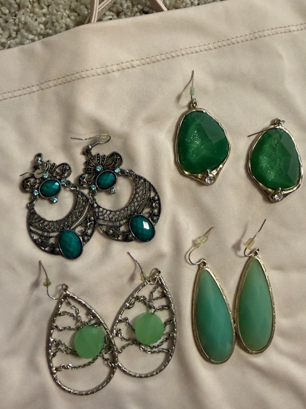 Lot of 4 pairs - Green Costume Jewelry Earrings
